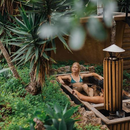 Las Cupulas At Earth Lodge Antigua Exterior foto